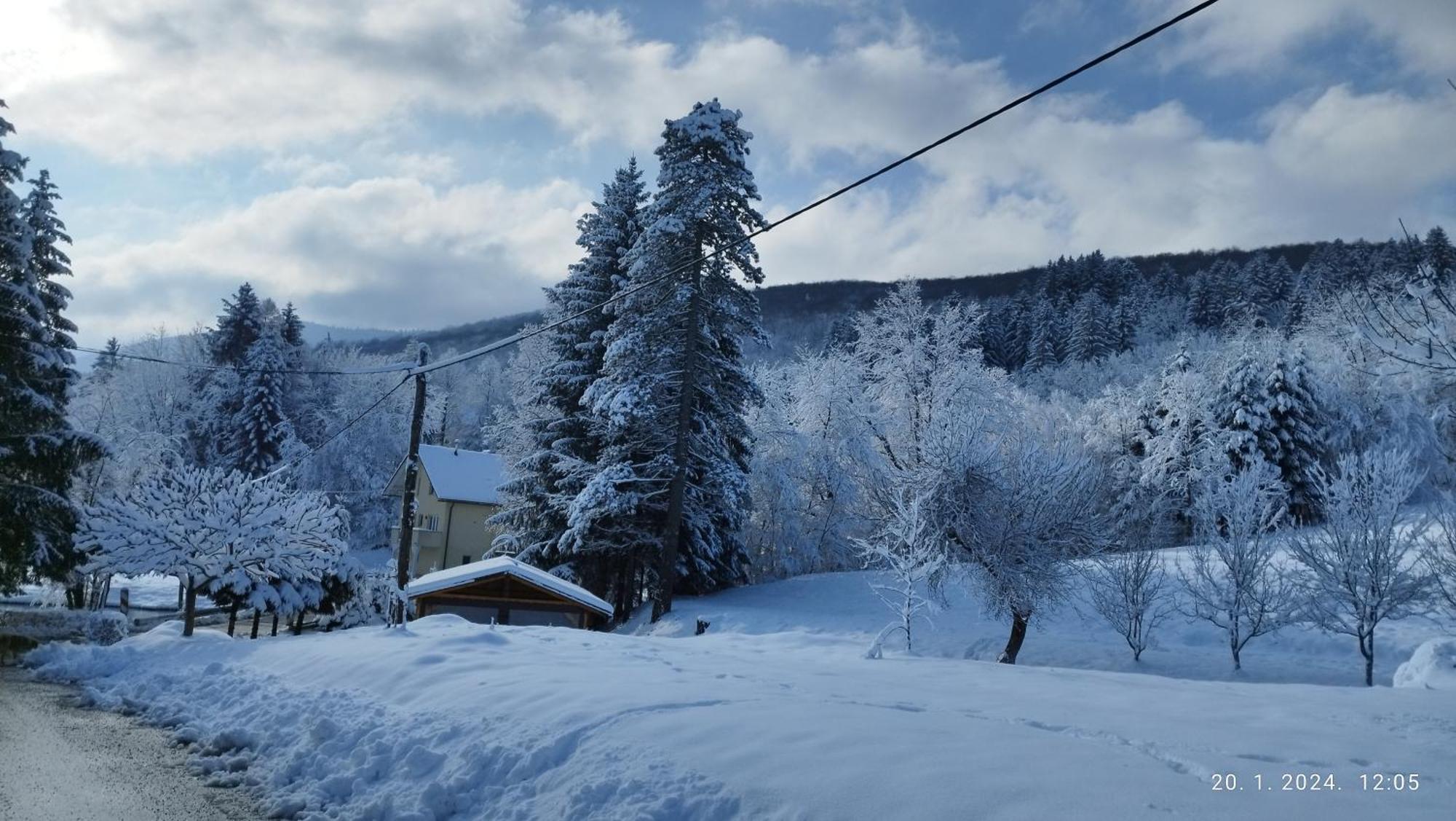 Izvor Appartement Ogulin Buitenkant foto
