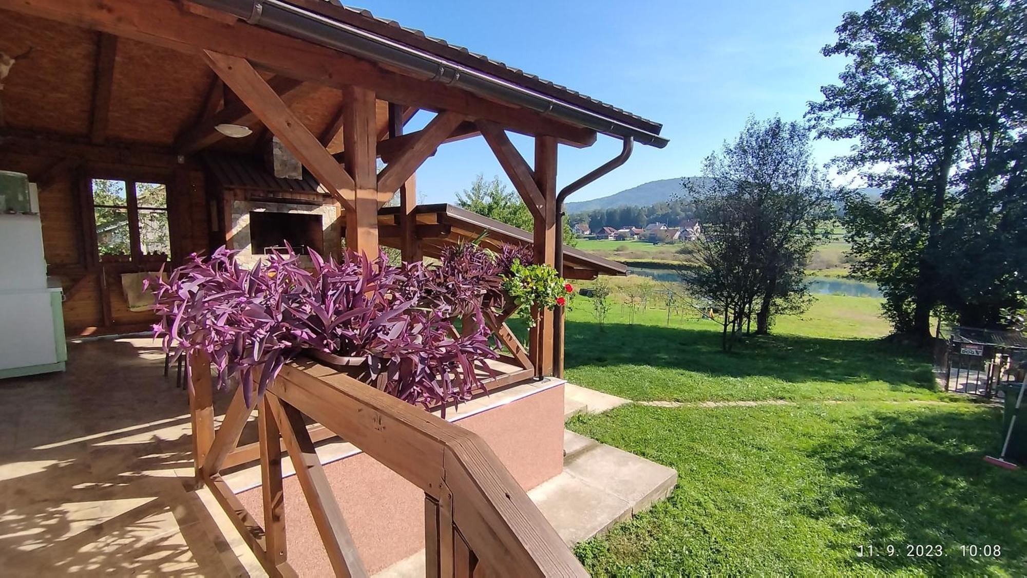 Izvor Appartement Ogulin Buitenkant foto
